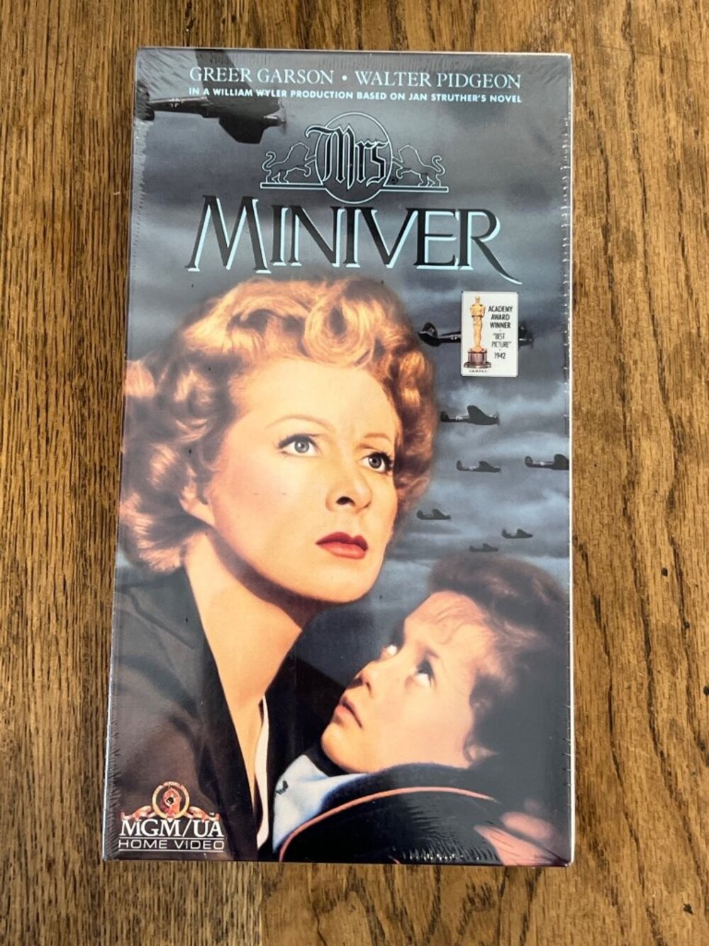 Mrs. Miniver 1942 Movie VHS Greer Garson Walter Pidgeon Drama Classic New Sealed